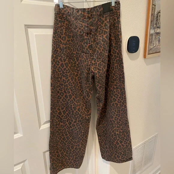 Madewell Leopard Print Low Slung Baggy Jeans in Dark Coffee - Picture 6 of 11